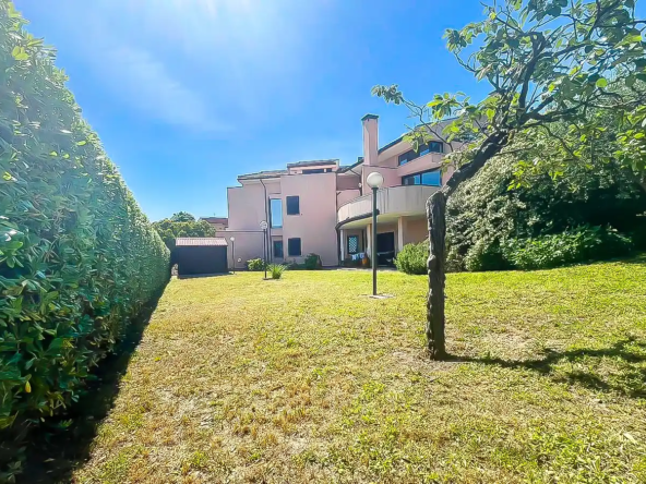Villa con Vista Mare e Colline a Fano