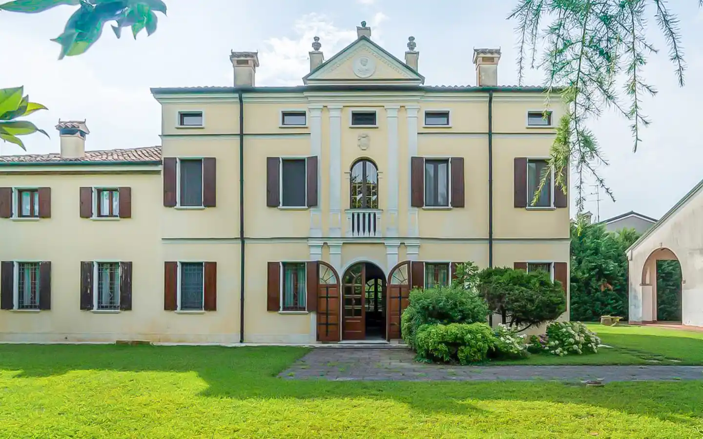 Period Villa med park och Barchessa vid portarna till Mantua