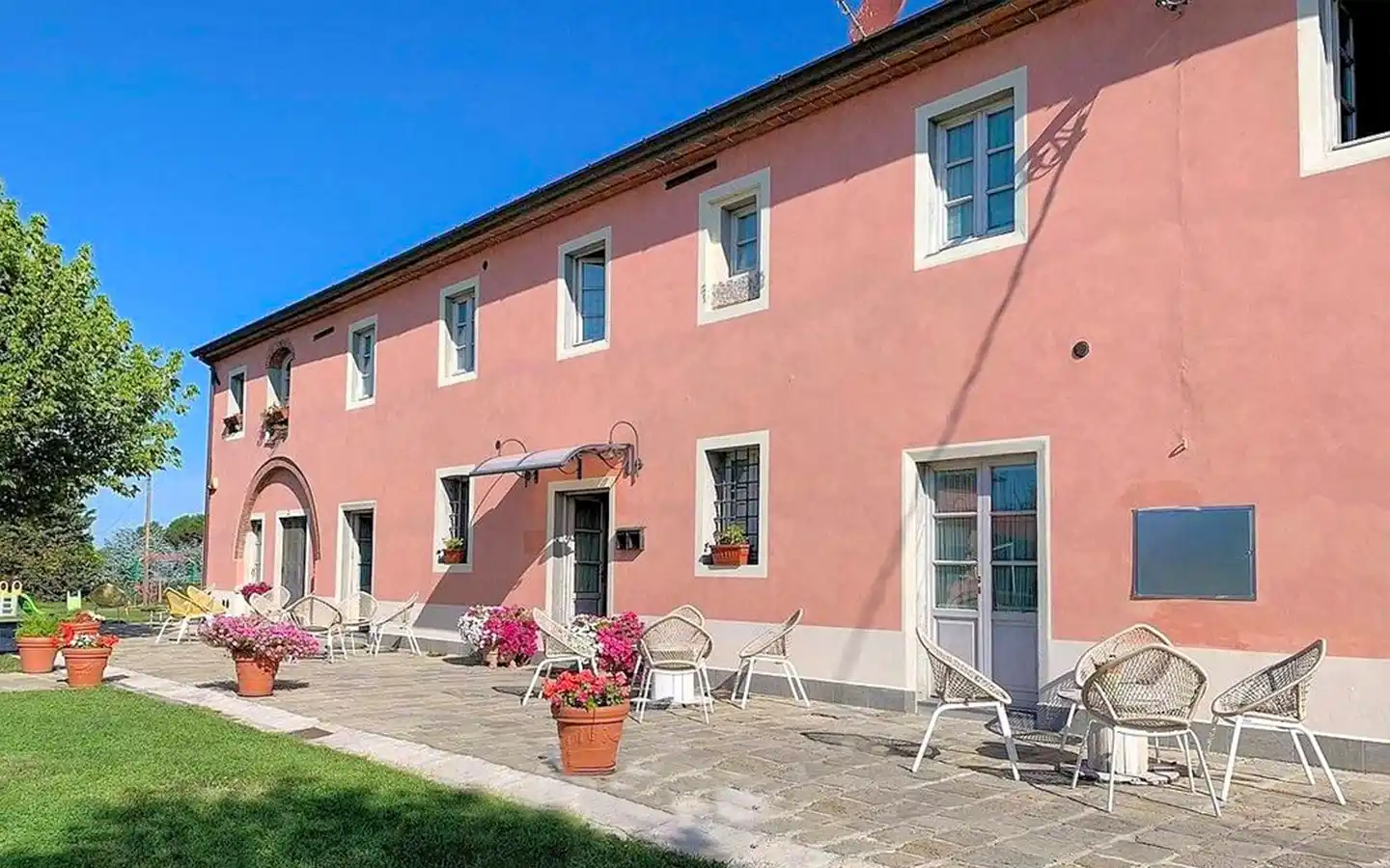 Rustico mit Pool und Land, Altopascio, Lucca, Toskana