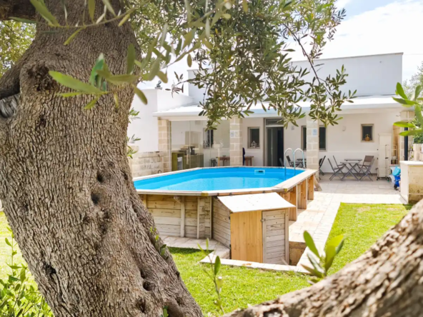 Villa Contemporanea con Piscina nella Frazione di Madonna Pozzo Guacito