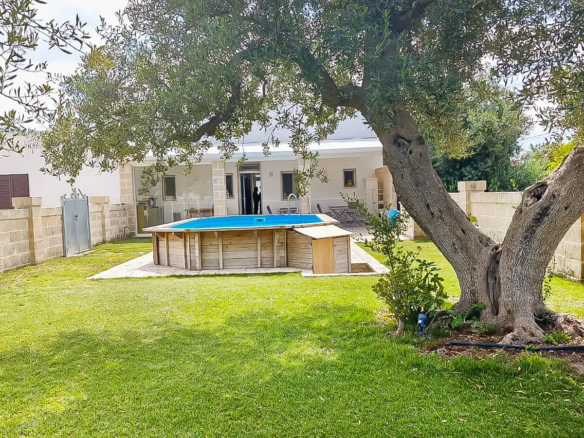SI 100 Modern villa med privat pool till salu i Fasano, Apulien