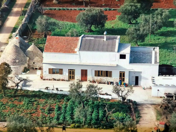 SI 102 Bondegård med historiske trulli og privat jord, Agro di Alberobello