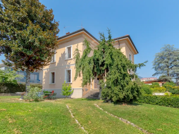 IB 724 Villa i Erba
