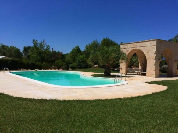 SI 46 Nybygget villa med have og swimmingpool, San Vito dei Normanni, Puglia