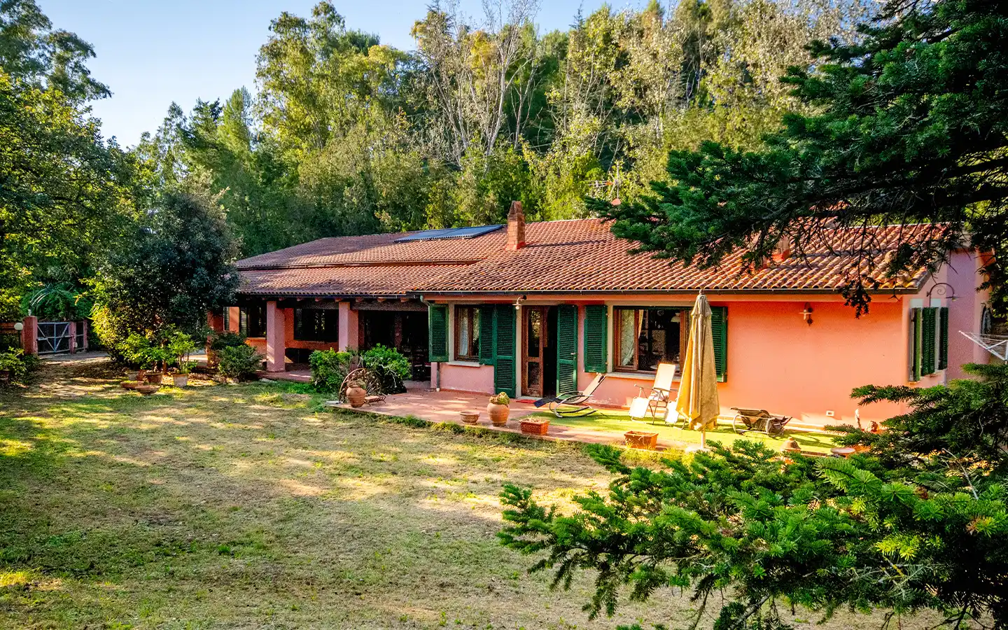 Elegant villa på landet i de toskanske åsene bare noen få kilometer fra havet