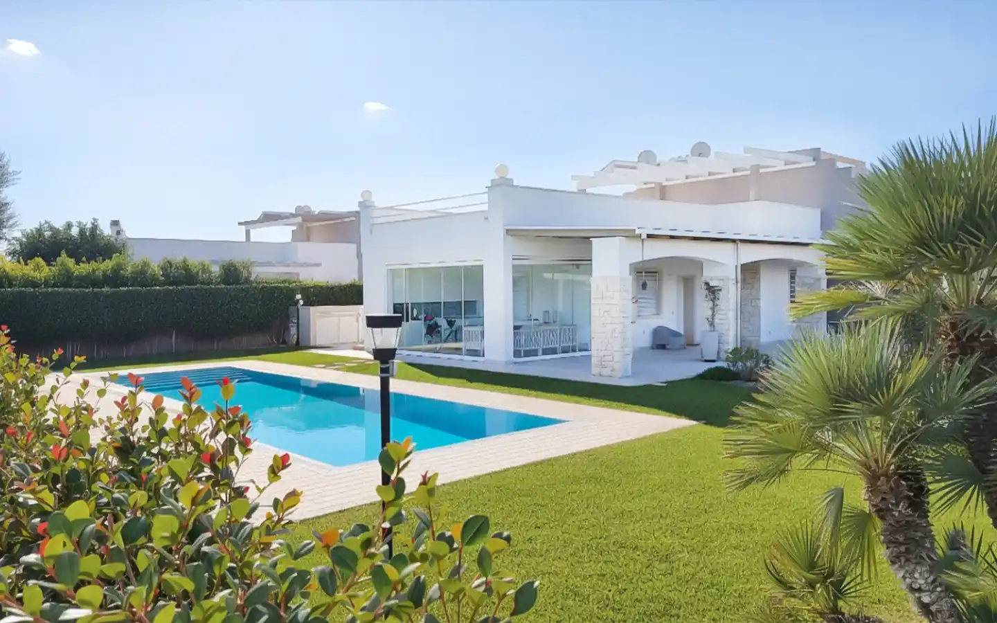 Villa indépendante avec piscine et solarium à Capitolo Di Monopoli, à courte distance de la mer