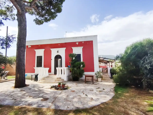 SI 107 Masseria med Trulli og 5 hektar jord, Agro di Monopoli