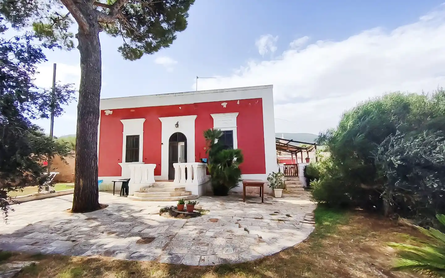 Farmhouse With Trulli And Land Of 5 Hectares, Agro Di Monopoli