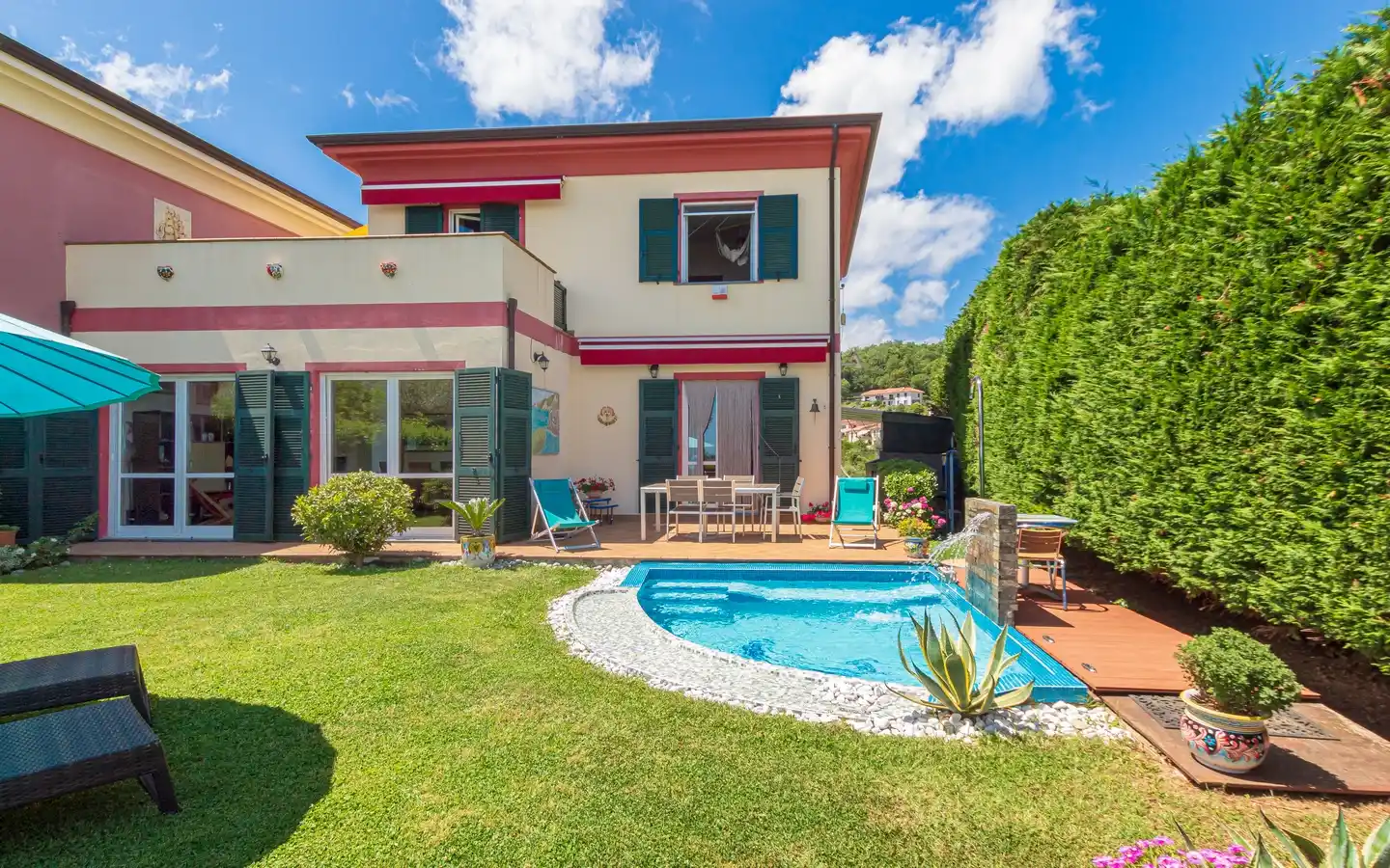 IB 775 Villa met mini zwembad en panoramisch uitzicht La Spezia (1)