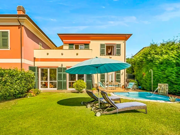 IB 775 Villino con mini piscina e vista panoramica La Spezia