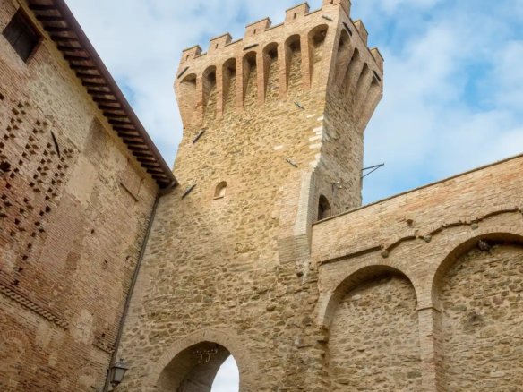 IB 778 Slott med tomt på landsbygda i Umbria (1)