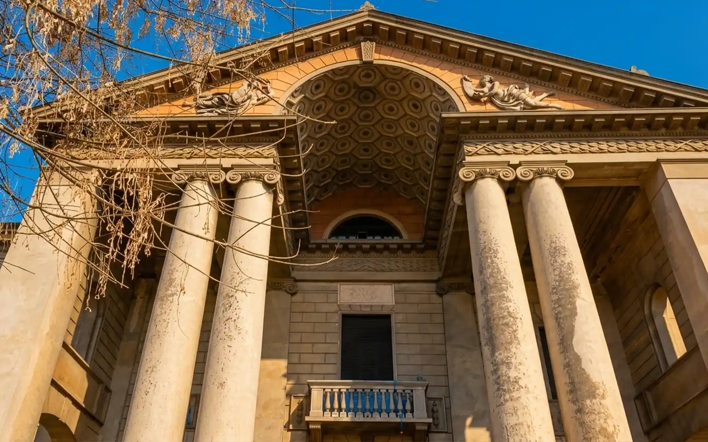 Historic Villa Inspired by the Metropolitan Museum - Annicco