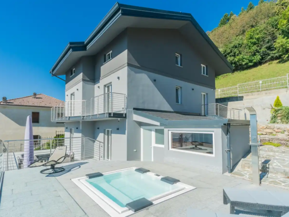 IB 826 Prestisje villa mellom innsjø og skibakker i Casargo