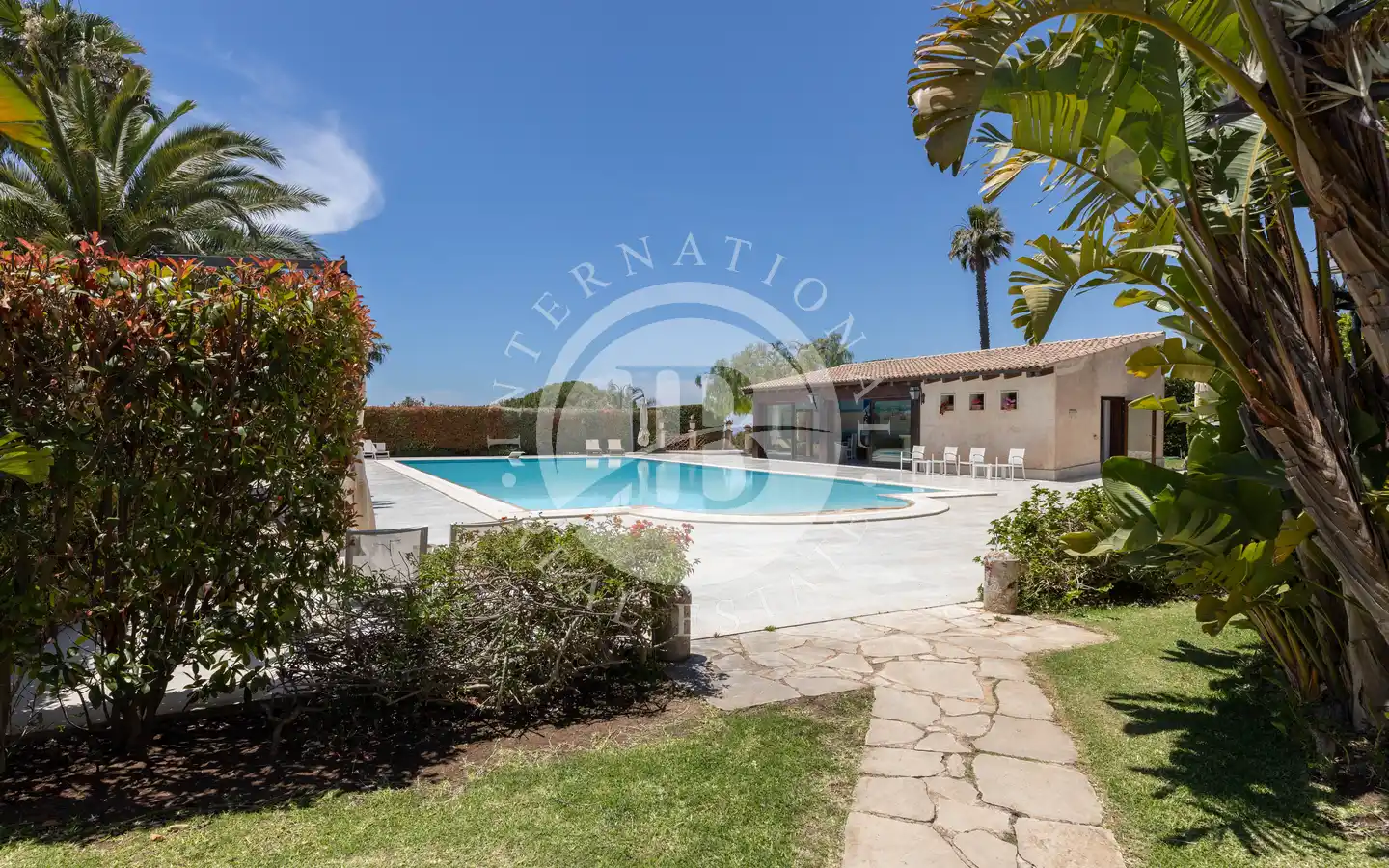 Historic Noble Residence with Park, Pool and Panoramic Views in Prestigious Baroque Noto