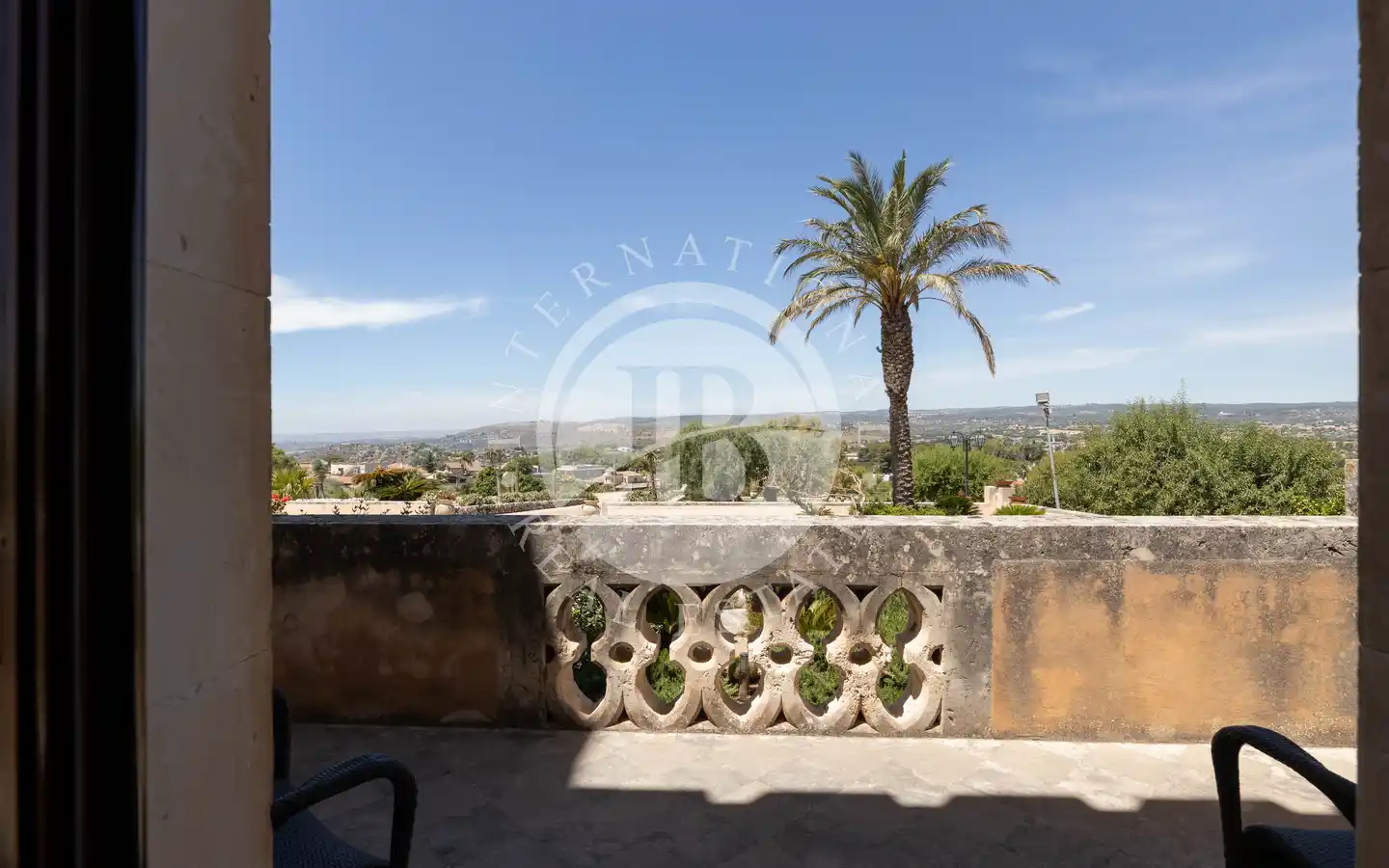 Historic Noble Residence with Park, Pool and Panoramic Views in Prestigious Baroque Noto