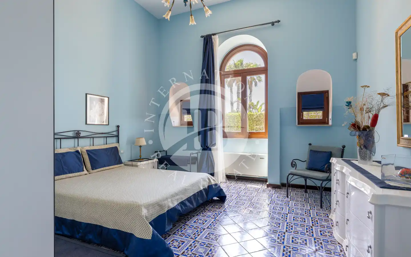 Historic Noble Residence with Park, Pool and Panoramic Views in Prestigious Baroque Noto