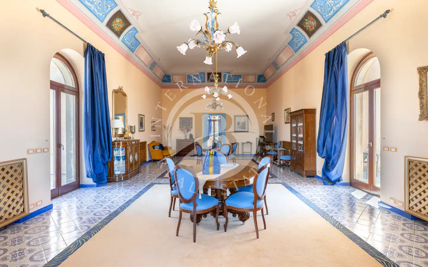 Historic Noble Residence with Park, Pool and Panoramic Views in Prestigious Baroque Noto