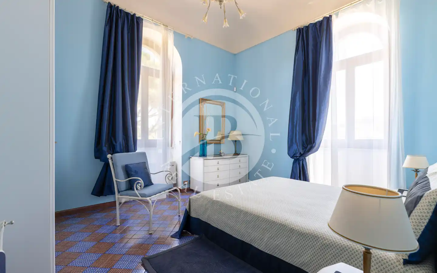 Historic Noble Residence with Park, Pool and Panoramic Views in Prestigious Baroque Noto