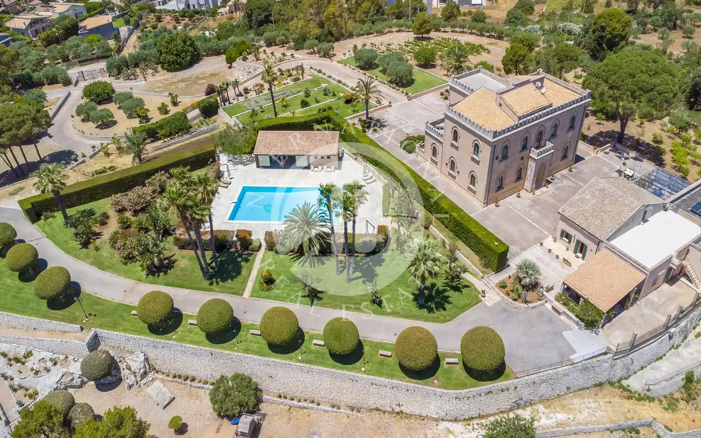 Historic Noble Residence with Park, Pool and Panoramic Views in Prestigious Baroque Noto