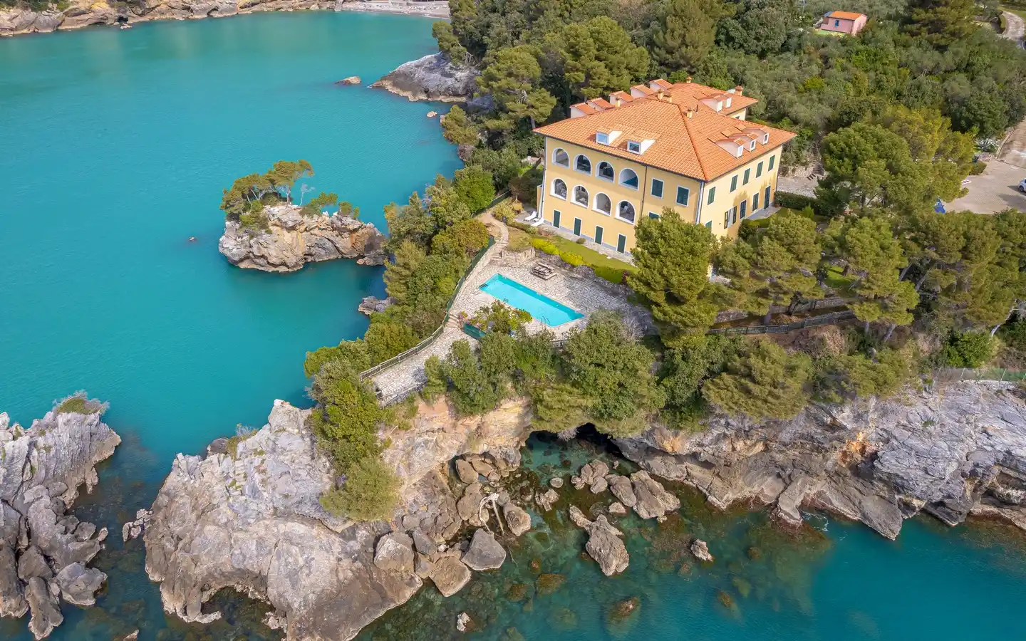 Wohnung im prestigeträchtigen Anwesen von Villa Percy Lubbock mit Park, Pool und Zugang zum Meer – Fiascherino, Lerici
