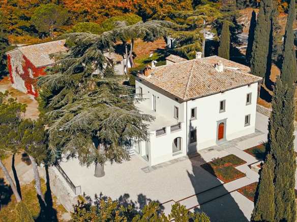 IB 825 Villa et maison de campagne avec piscine, vue sur le lac Trasimène