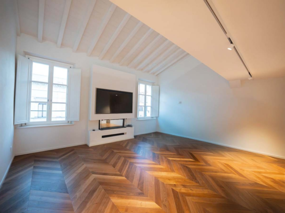 Elegant nyrenoveret lejlighed med hems i hjertet af Parma