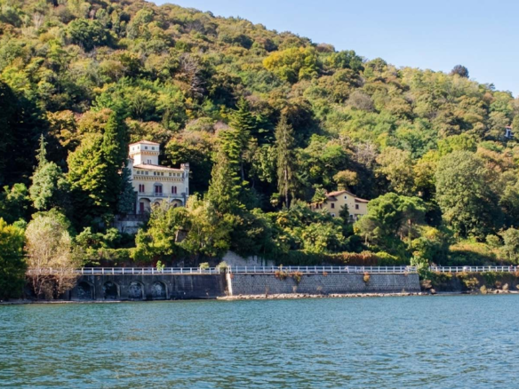 Historisk herskapshus med prestisje og fantastisk utsikt over Lago Maggiore