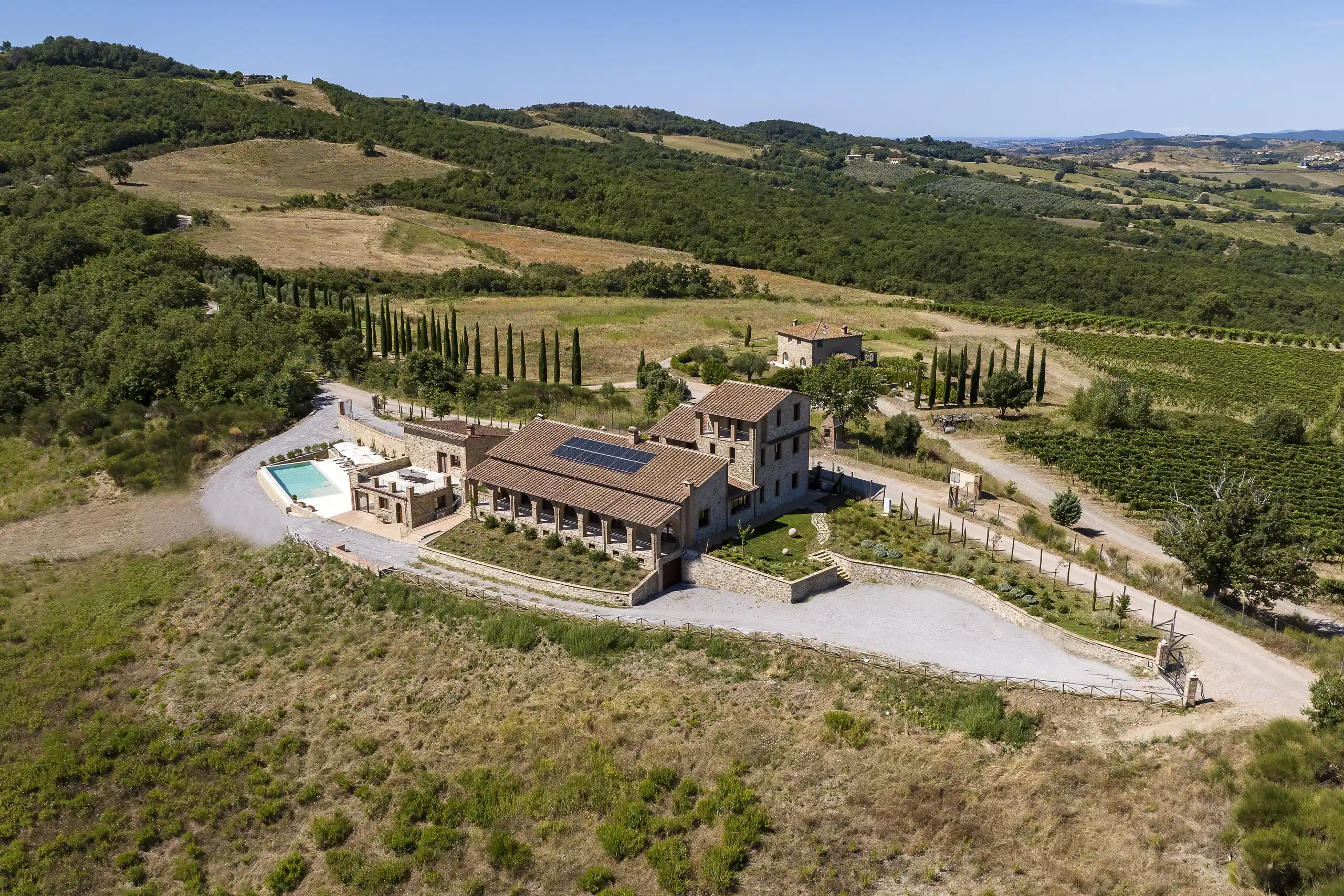 Design Heilige Plaats Villa Met Zwembad Ondergedompeld in het Groen Nabij Grosseto