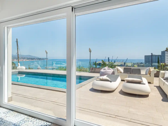 IB 860 Villa con piscina e vista mare a Savona (1)