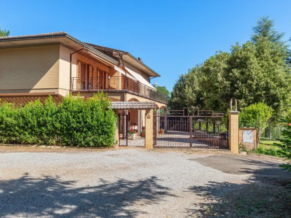 IB 868 Villa di prestigio in Nuda Proprietà a Montepulciano (1)