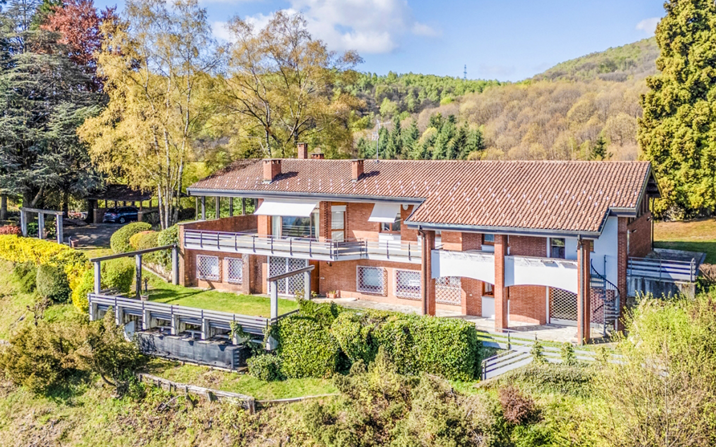 Panorama villa med park og udsigt over søerne i Stresa