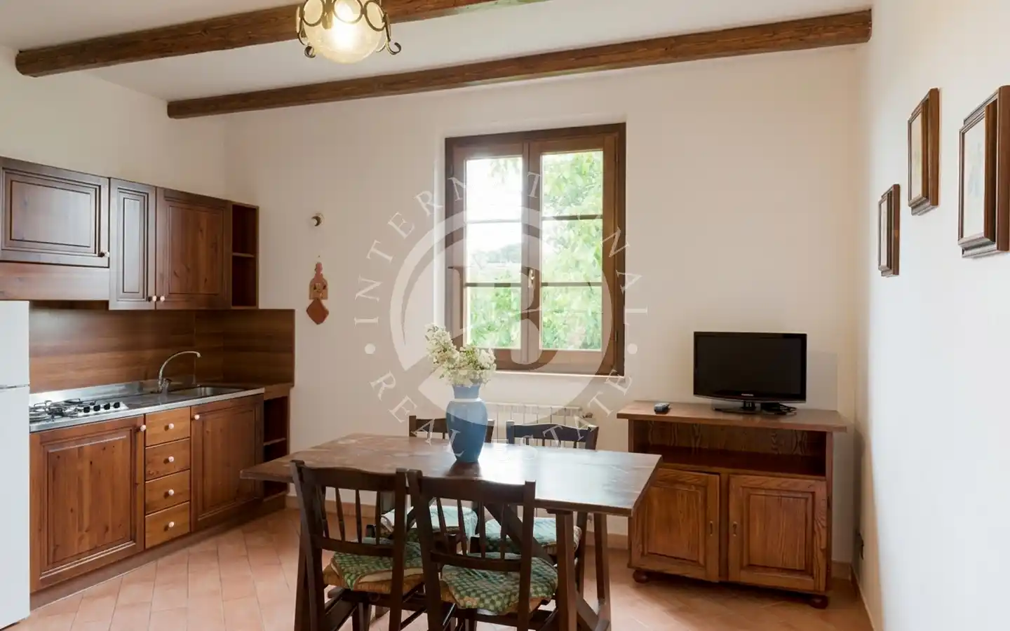 Splendida Tenuta Vitivinicola Con Agriturismo A Montepulciano