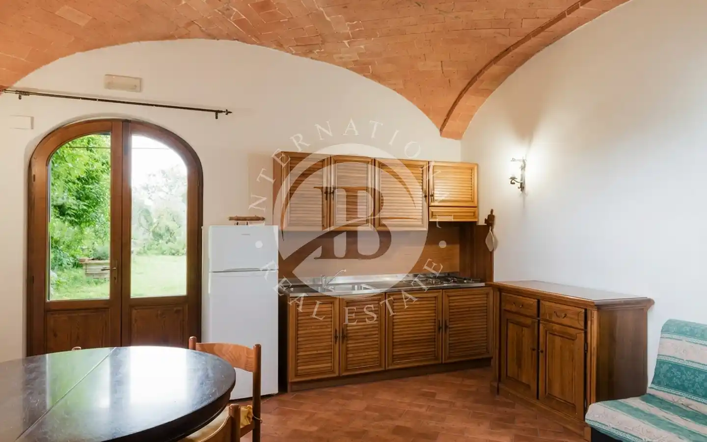 Splendida Tenuta Vitivinicola Con Agriturismo A Montepulciano