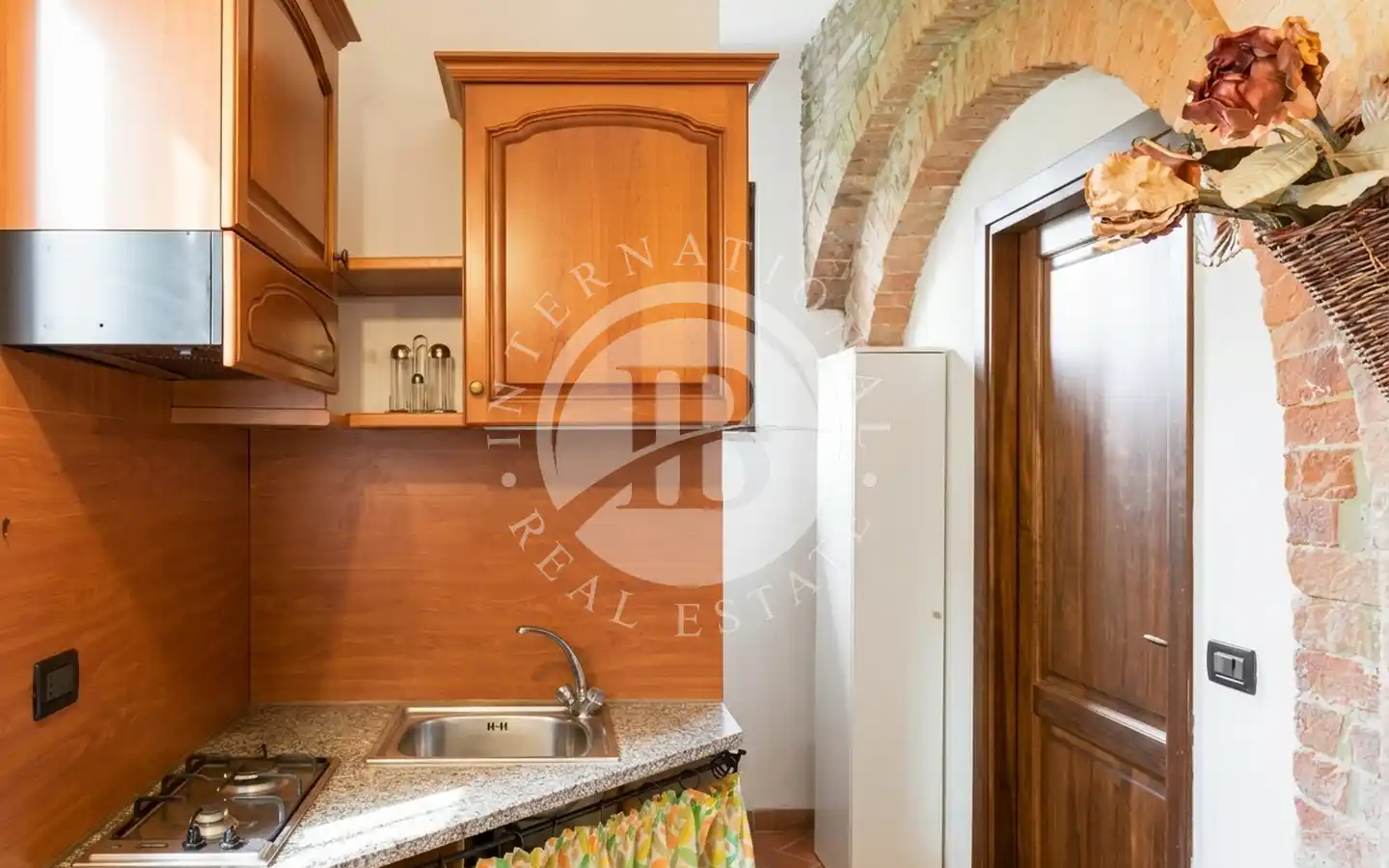 Splendida Tenuta Vitivinicola Con Agriturismo A Montepulciano