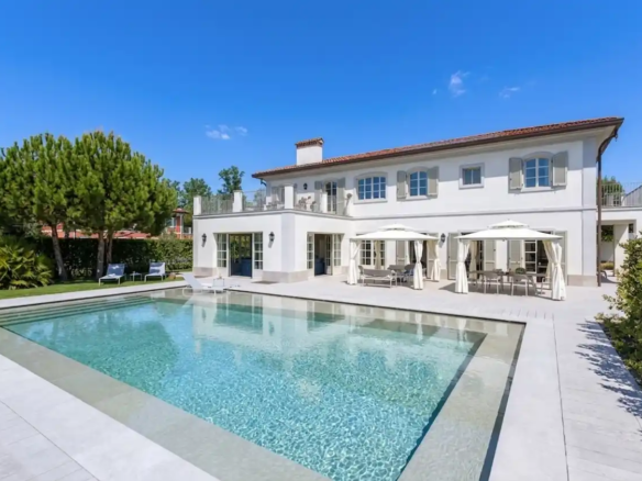 IB 867 Esclusiva Villa con Piscina e Giardino a Forte dei Marmi (1)