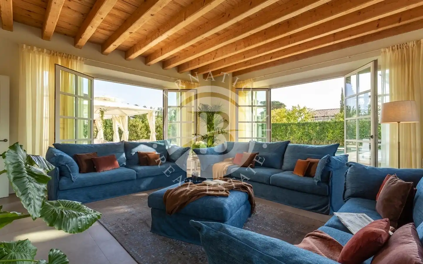 Esclusiva Villa Con Piscina E Giardino A Forte Dei Marmi
