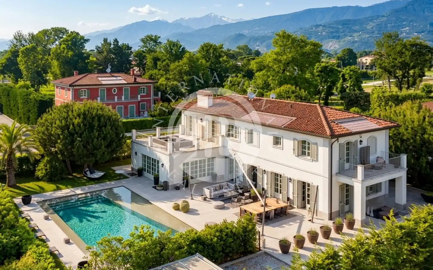 Esclusiva Villa Con Piscina E Giardino A Forte Dei Marmi