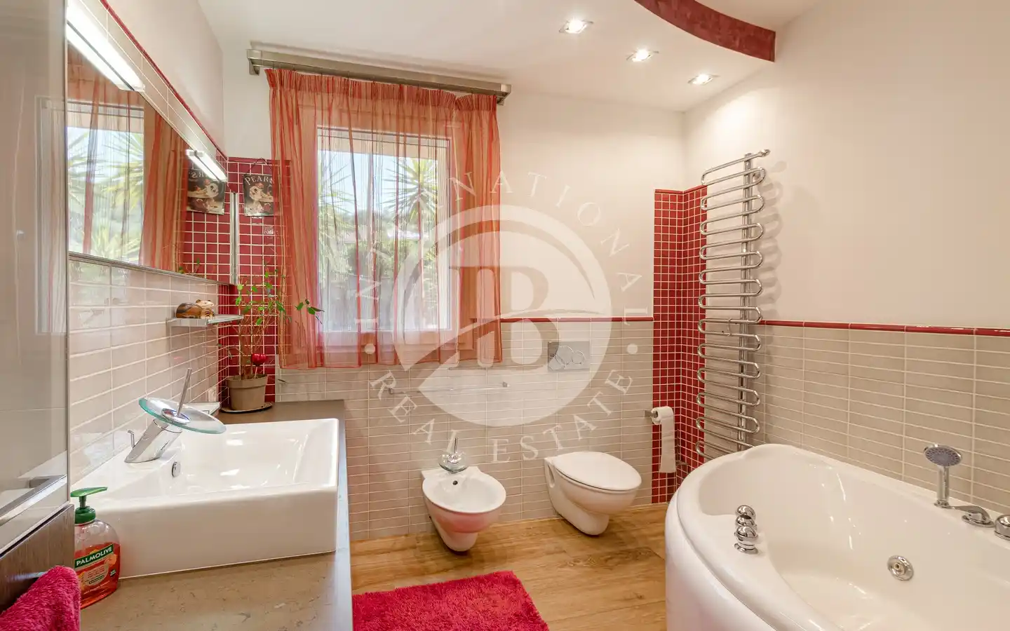 Villa Ristrutturata In Classe A4 Con Domotica, Piscina E Garage A Pochi Km Dal Mare