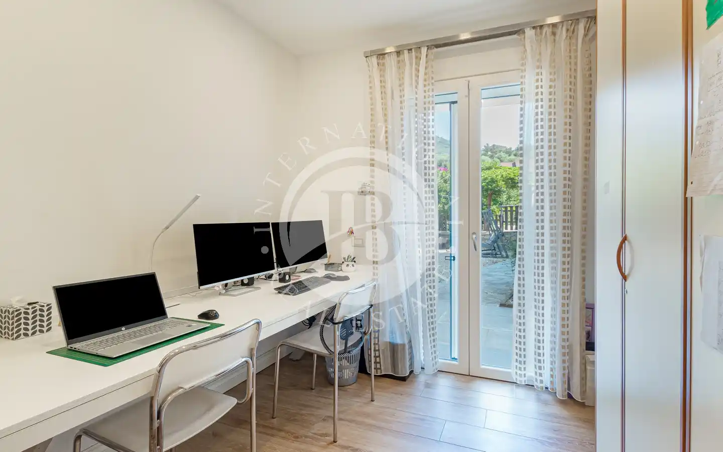 Villa Ristrutturata In Classe A4 Con Domotica, Piscina E Garage A Pochi Km Dal Mare
