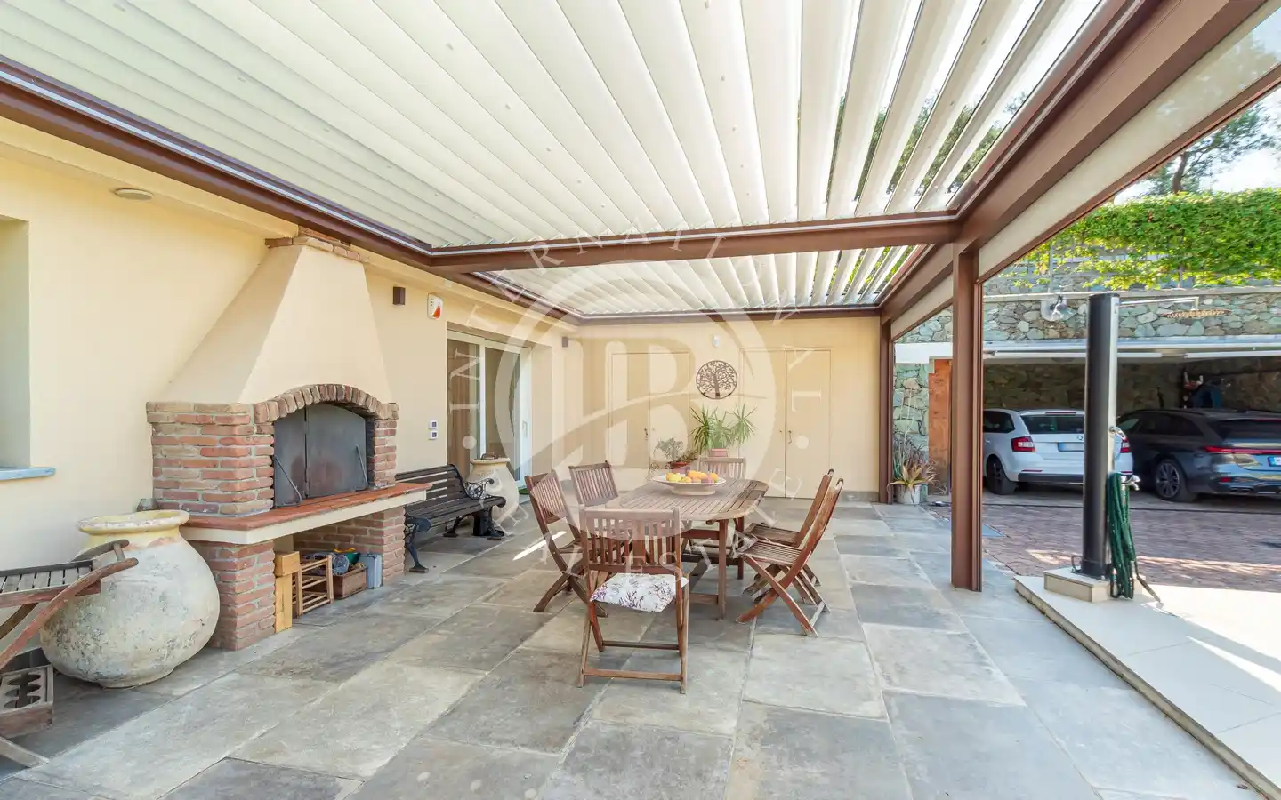 Villa Ristrutturata In Classe A4 Con Domotica, Piscina E Garage A Pochi Km Dal Mare