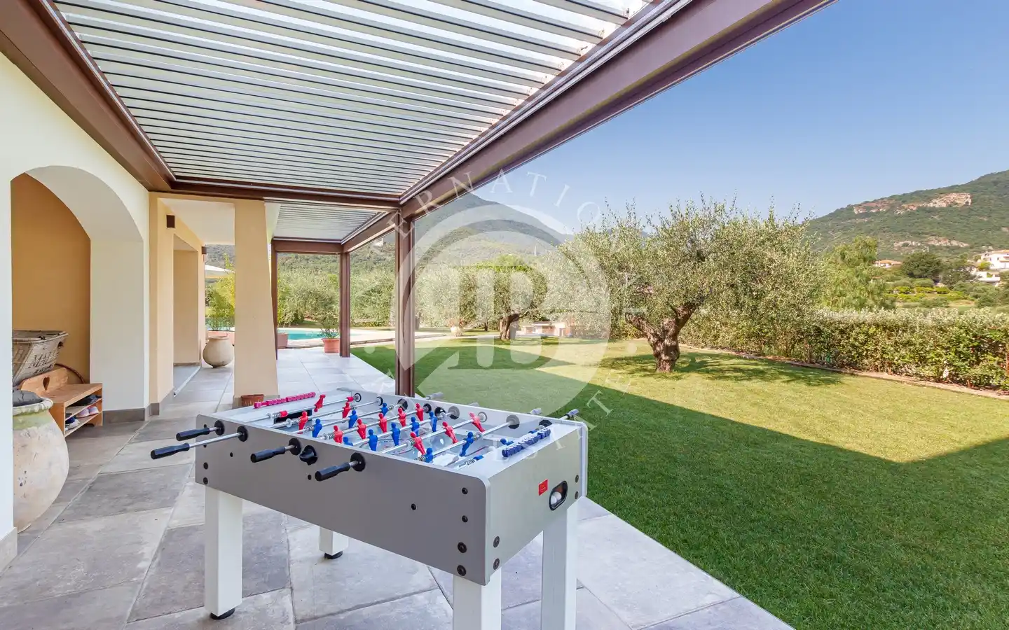 Villa Ristrutturata In Classe A4 Con Domotica, Piscina E Garage A Pochi Km Dal Mare