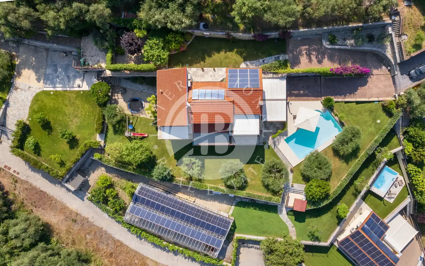Villa Ristrutturata In Classe A4 Con Domotica, Piscina E Garage A Pochi Km Dal Mare