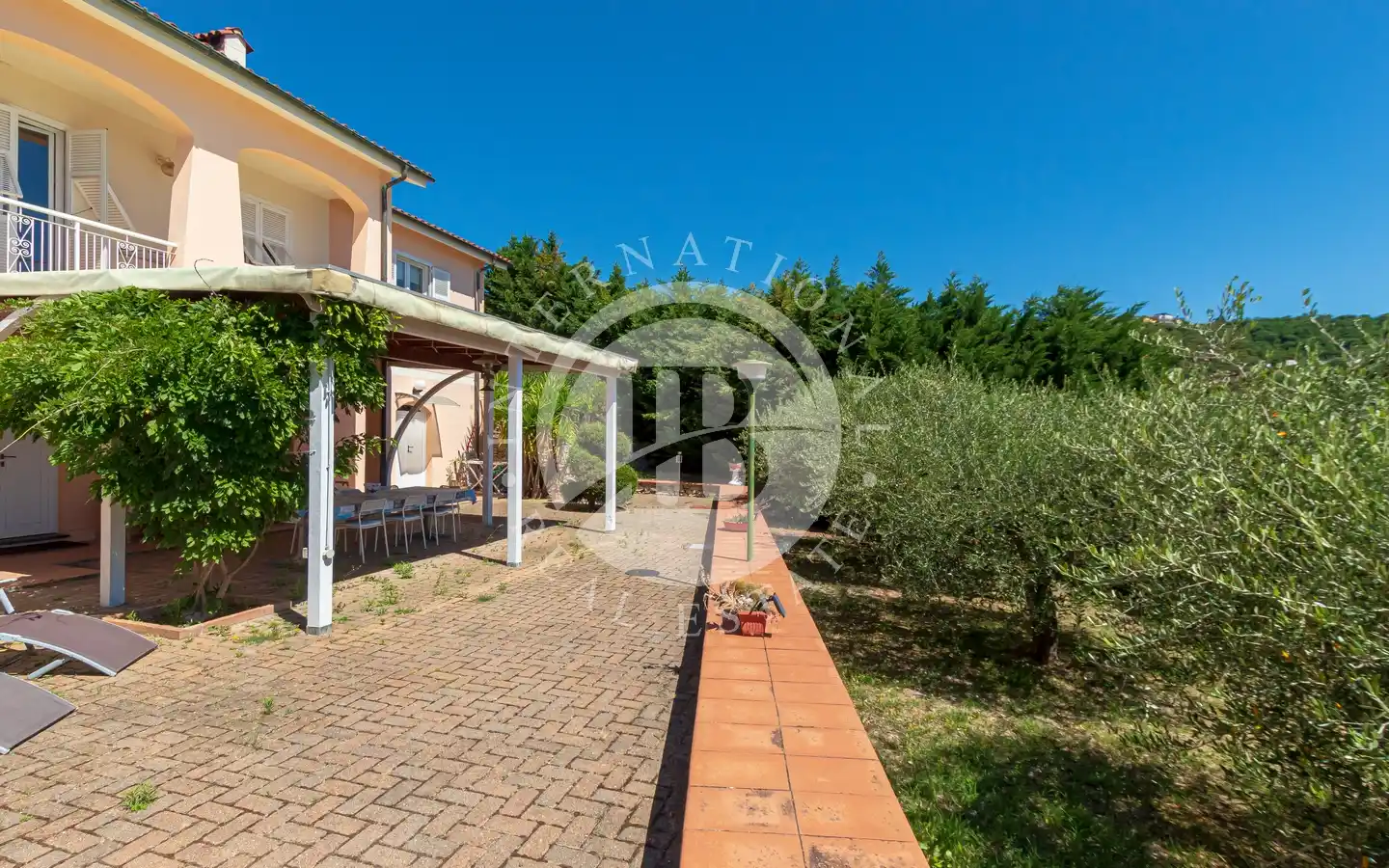 Villa In Posizione Riservata E Vista Mare Aperta A Noli