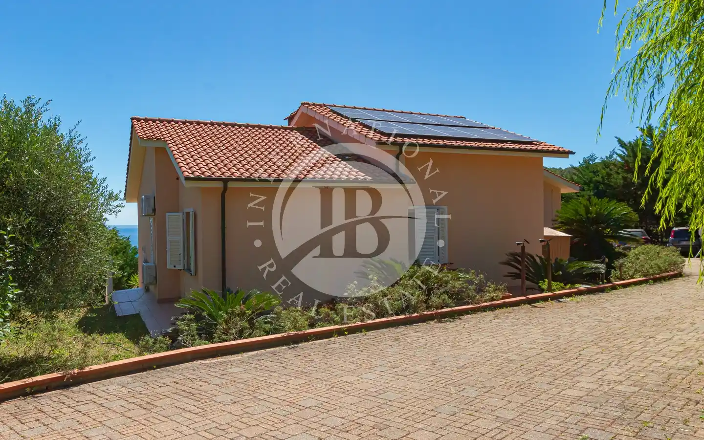 Villa In Posizione Riservata E Vista Mare Aperta A Noli
