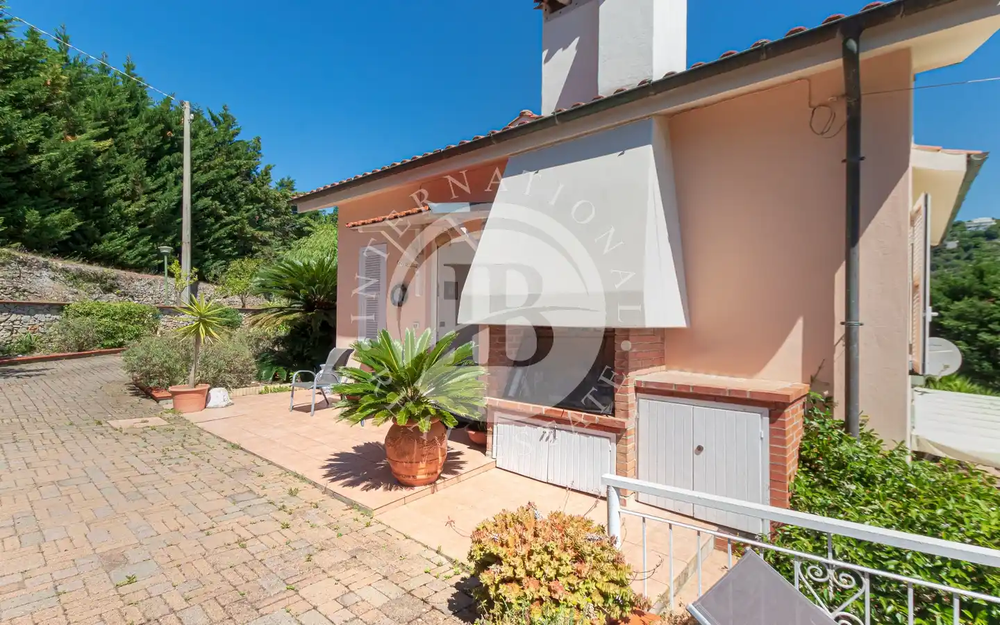 Villa In Posizione Riservata E Vista Mare Aperta A Noli