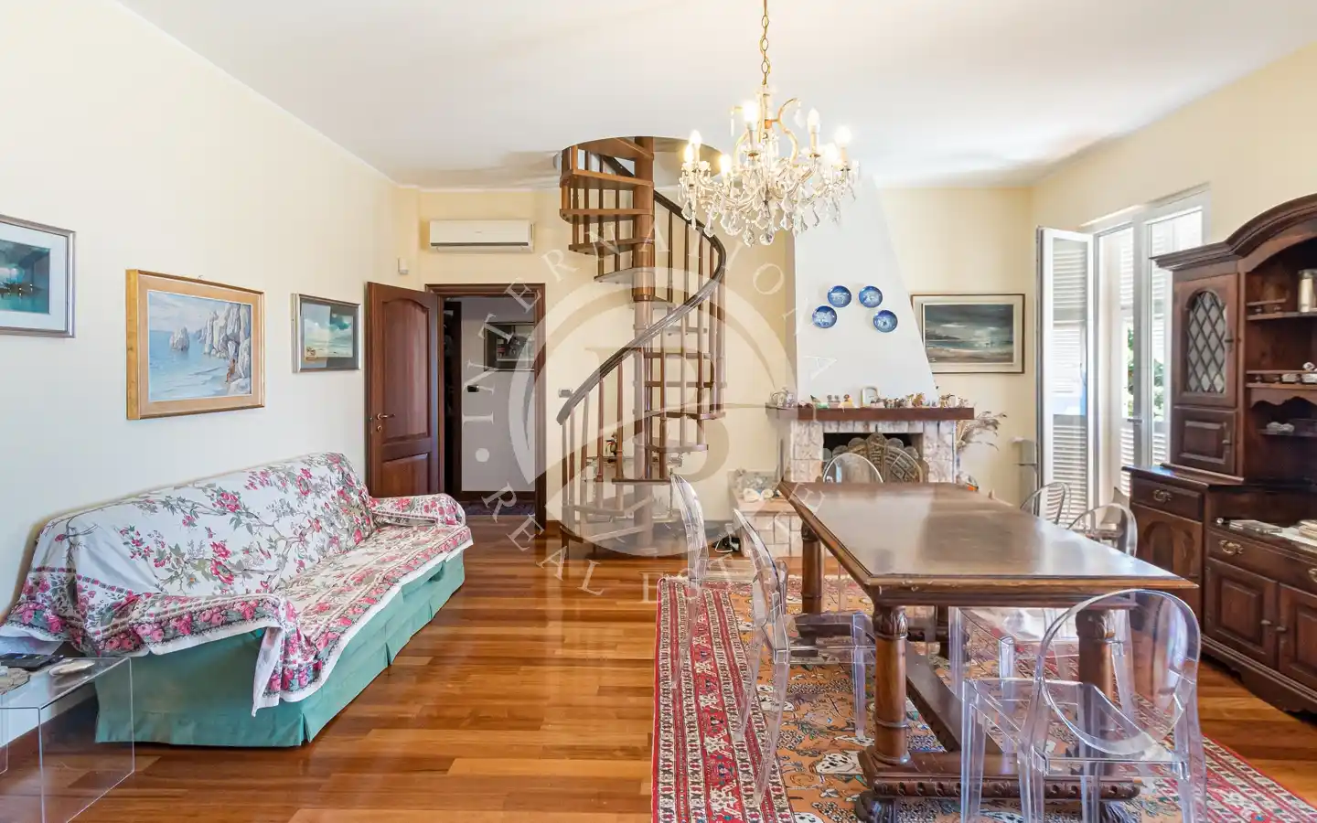 Villa In Posizione Riservata E Vista Mare Aperta A Noli