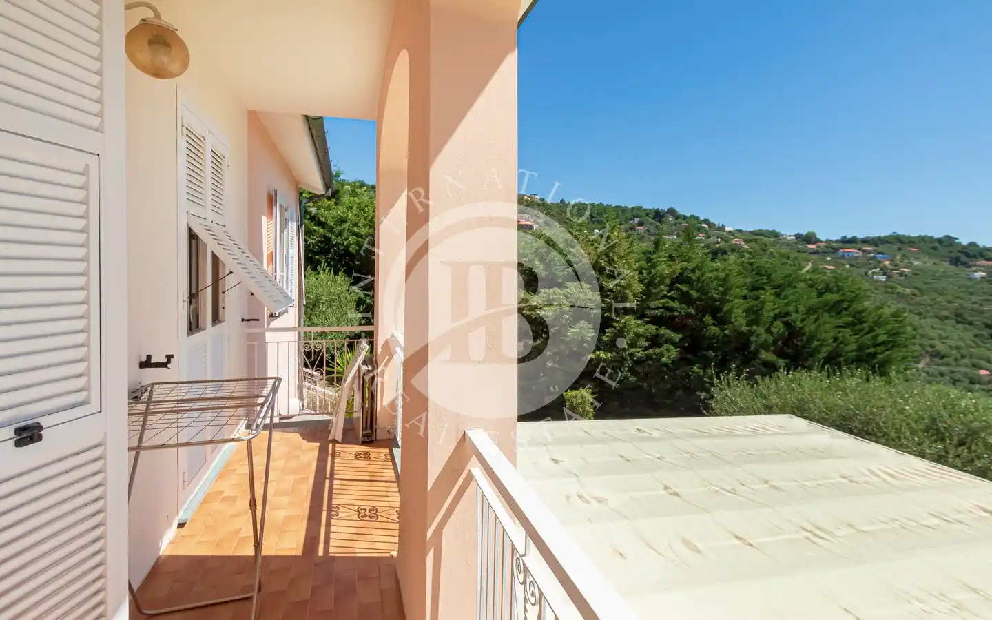 Villa In Posizione Riservata E Vista Mare Aperta A Noli