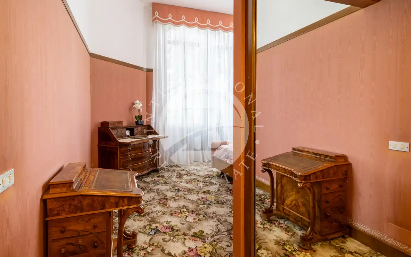 Prestigiosa Residenza In Villa Del 1900 Con Parco Secolare – Varese