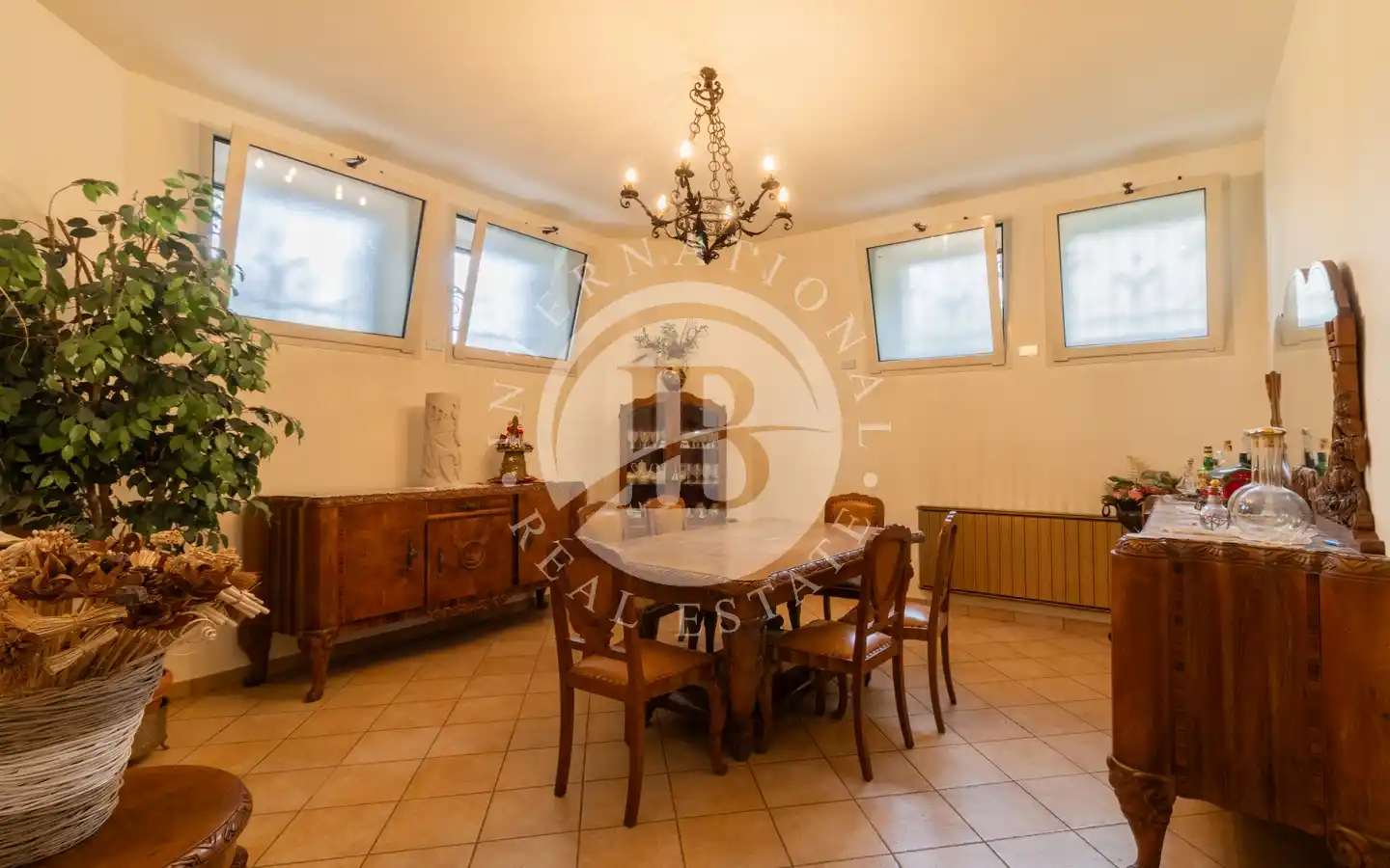 Prestigiosa Residenza In Villa Del 1900 Con Parco Secolare – Varese