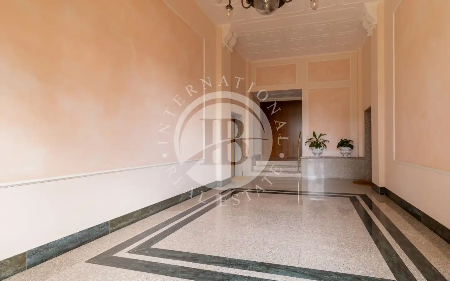 Prestigiosa Residenza In Villa Del 1900 Con Parco Secolare – Varese